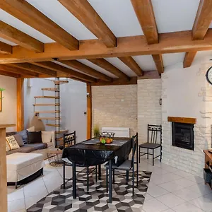  Appartement La Cour De France